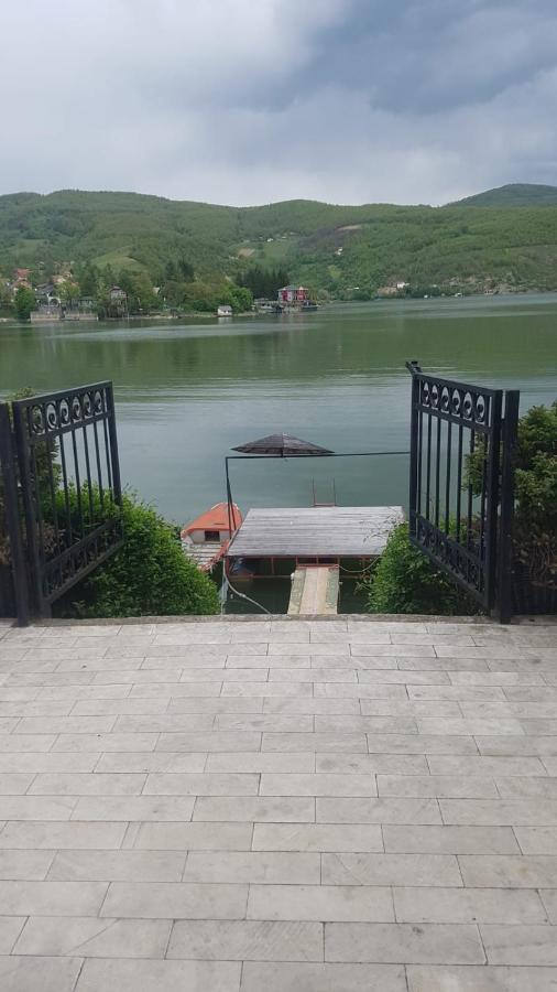 Lake House Novi Pazar Eksteriør billede