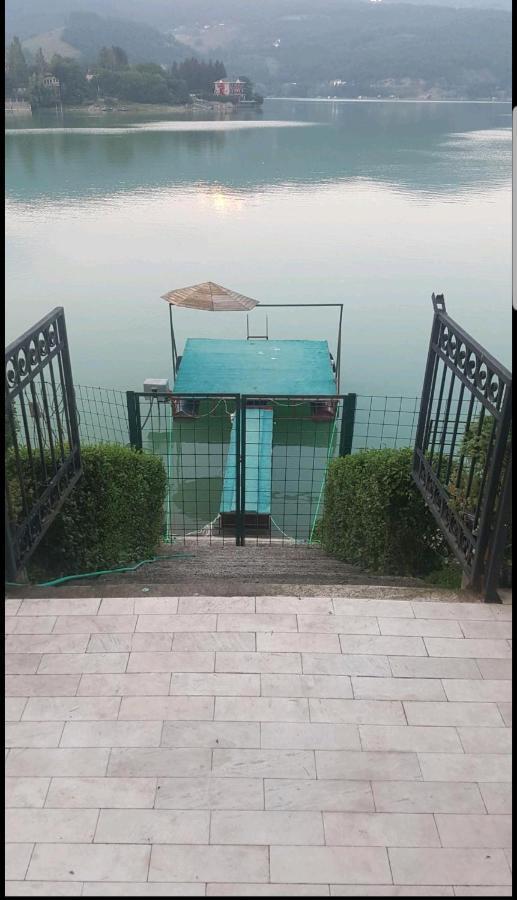 Lake House Novi Pazar Eksteriør billede
